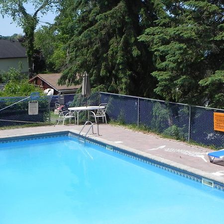 Merland Park Cottages And Motel Picton Eksteriør billede