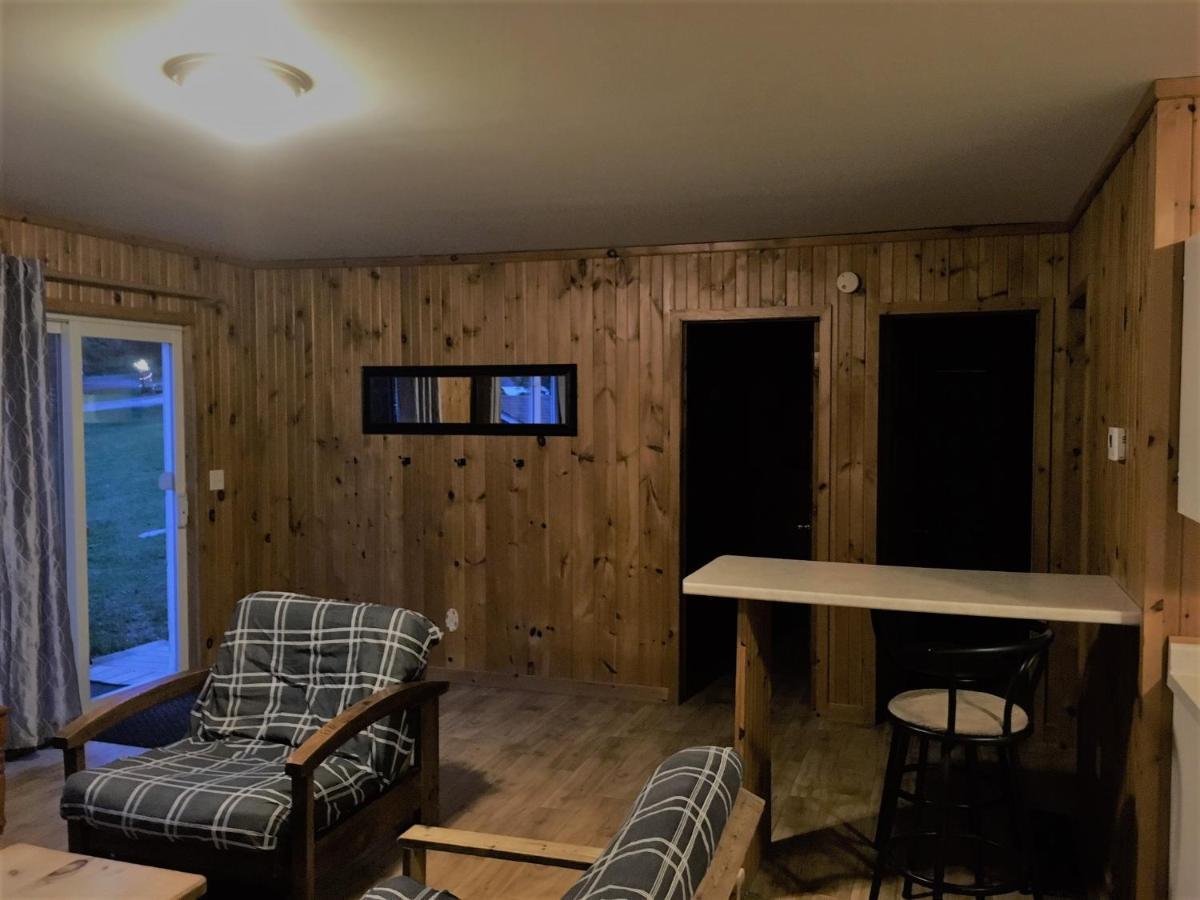 Merland Park Cottages And Motel Picton Eksteriør billede