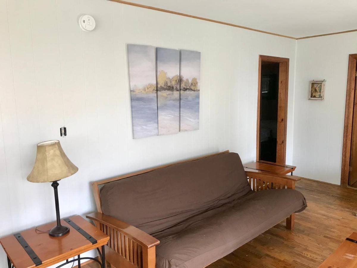 Merland Park Cottages And Motel Picton Eksteriør billede