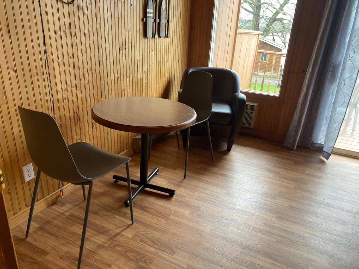 Merland Park Cottages And Motel Picton Eksteriør billede