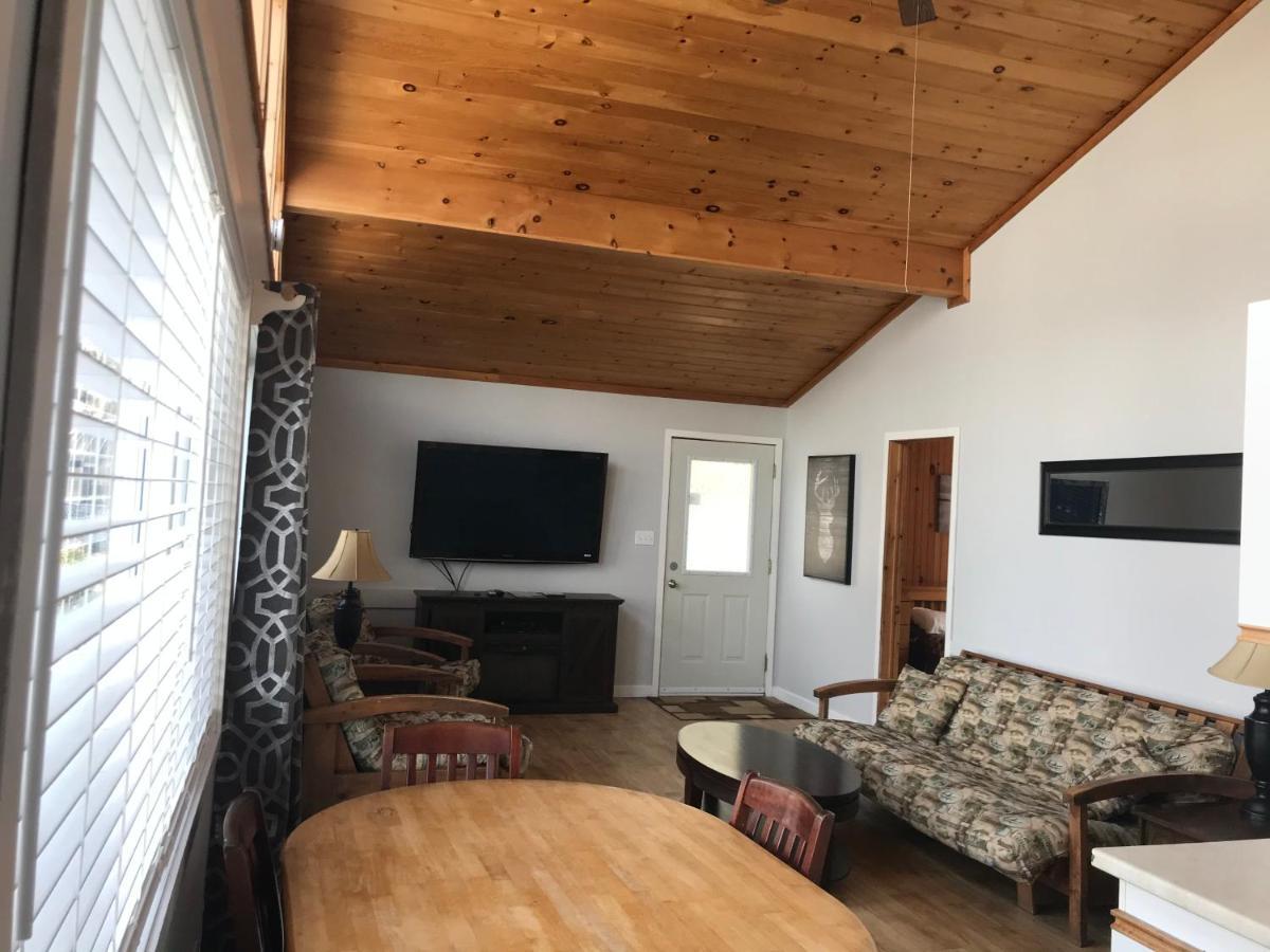Merland Park Cottages And Motel Picton Eksteriør billede