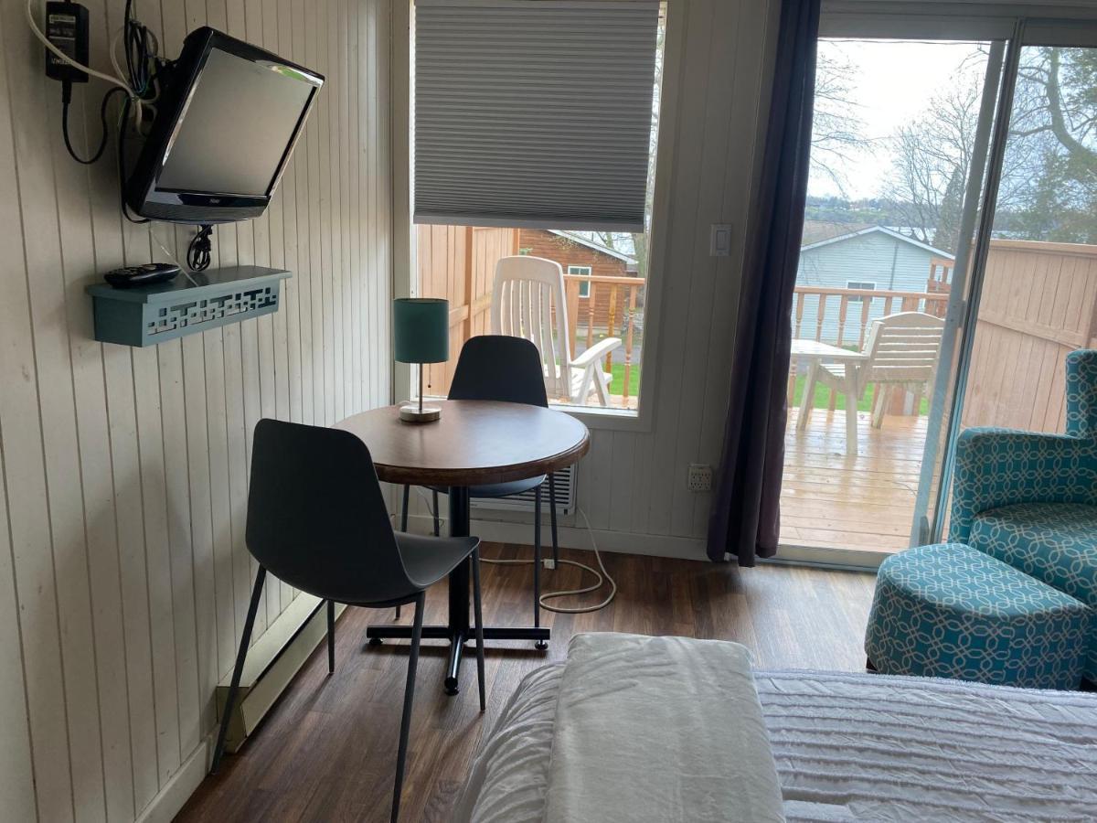 Merland Park Cottages And Motel Picton Eksteriør billede